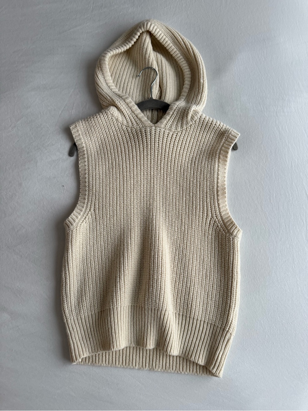Zara Sleeveless Hooded Knit Sweater Vest in Cream